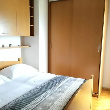 Lo - 5 Apartment *