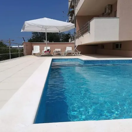 Apartment Lo - 5 *